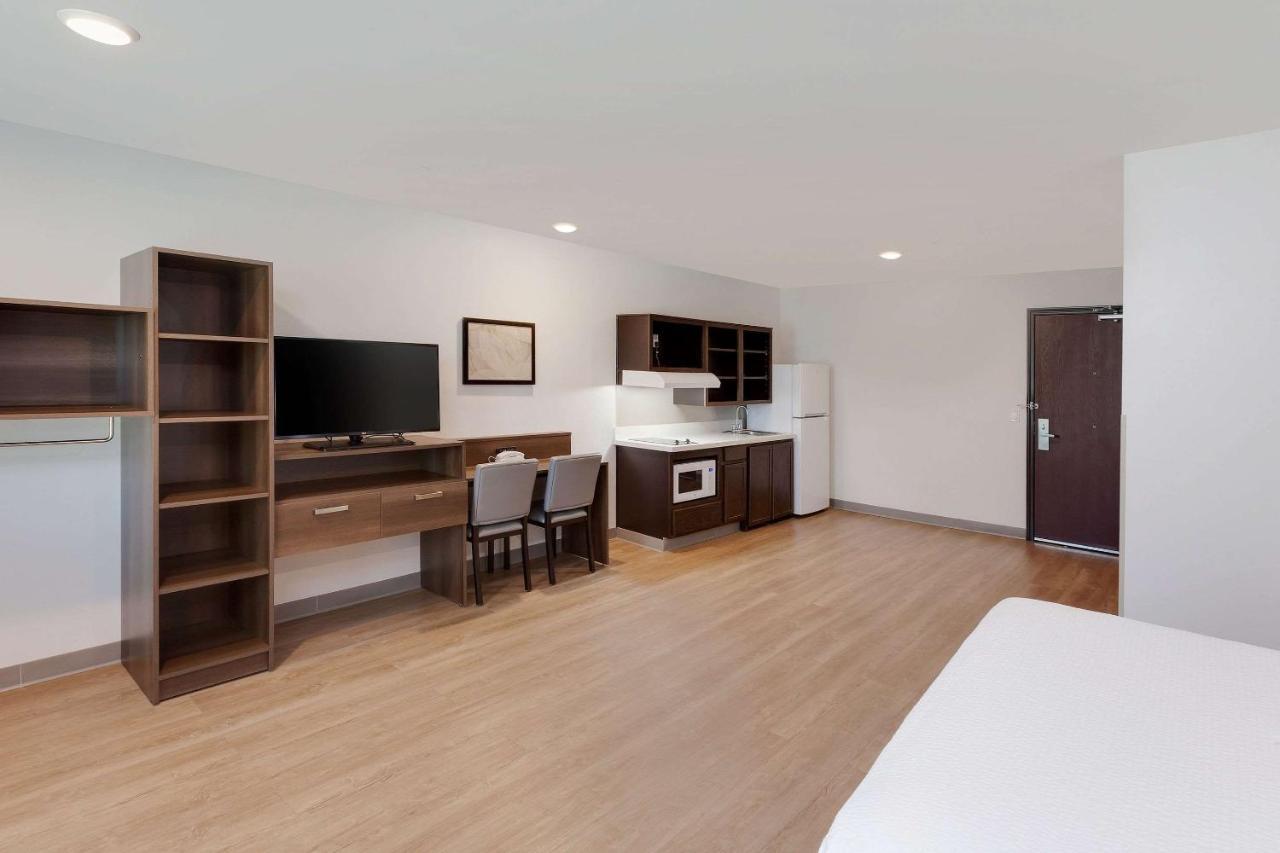 Woodspring Suites Bakersfield East Экстерьер фото