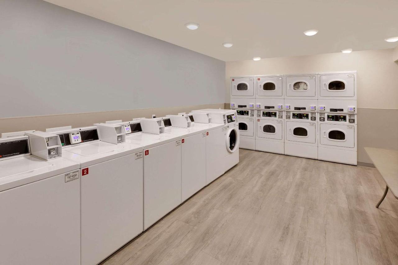 Woodspring Suites Bakersfield East Экстерьер фото