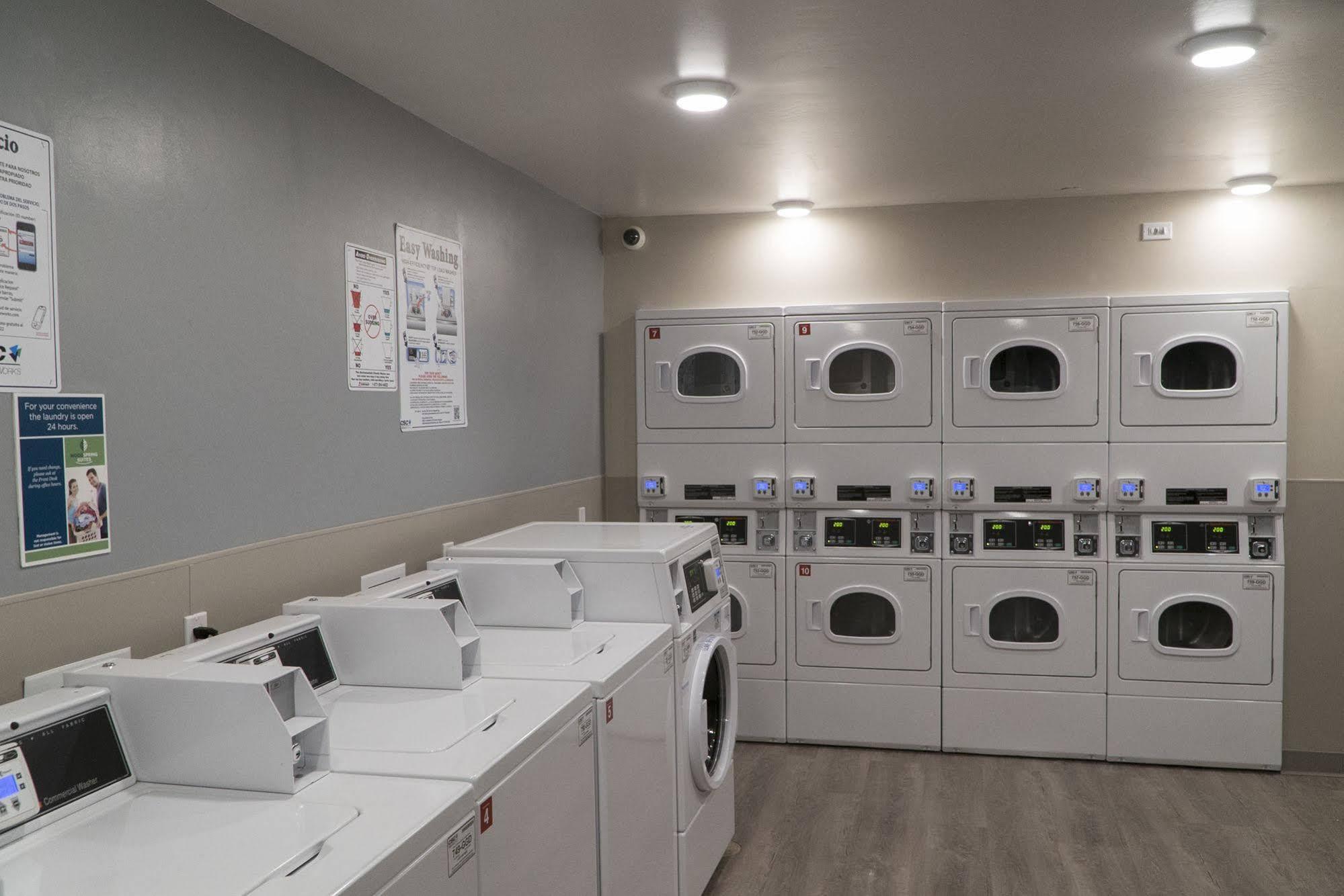 Woodspring Suites Bakersfield East Экстерьер фото