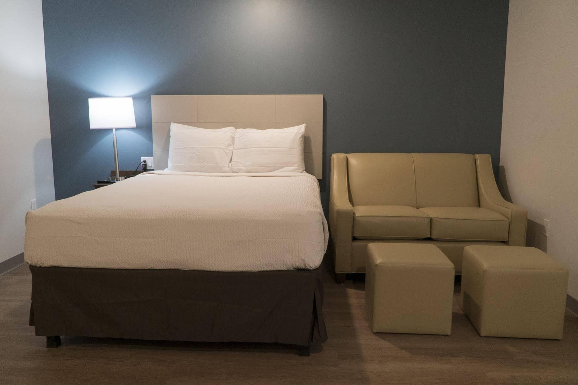 Woodspring Suites Bakersfield East Экстерьер фото