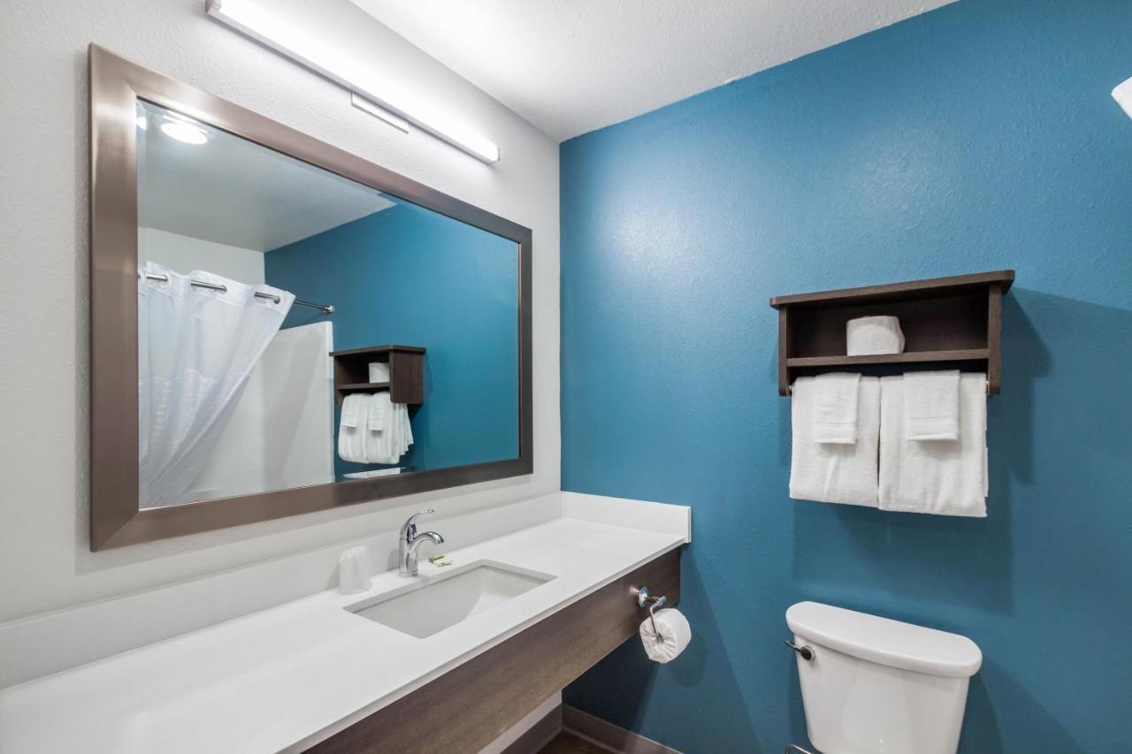 Woodspring Suites Bakersfield East Экстерьер фото