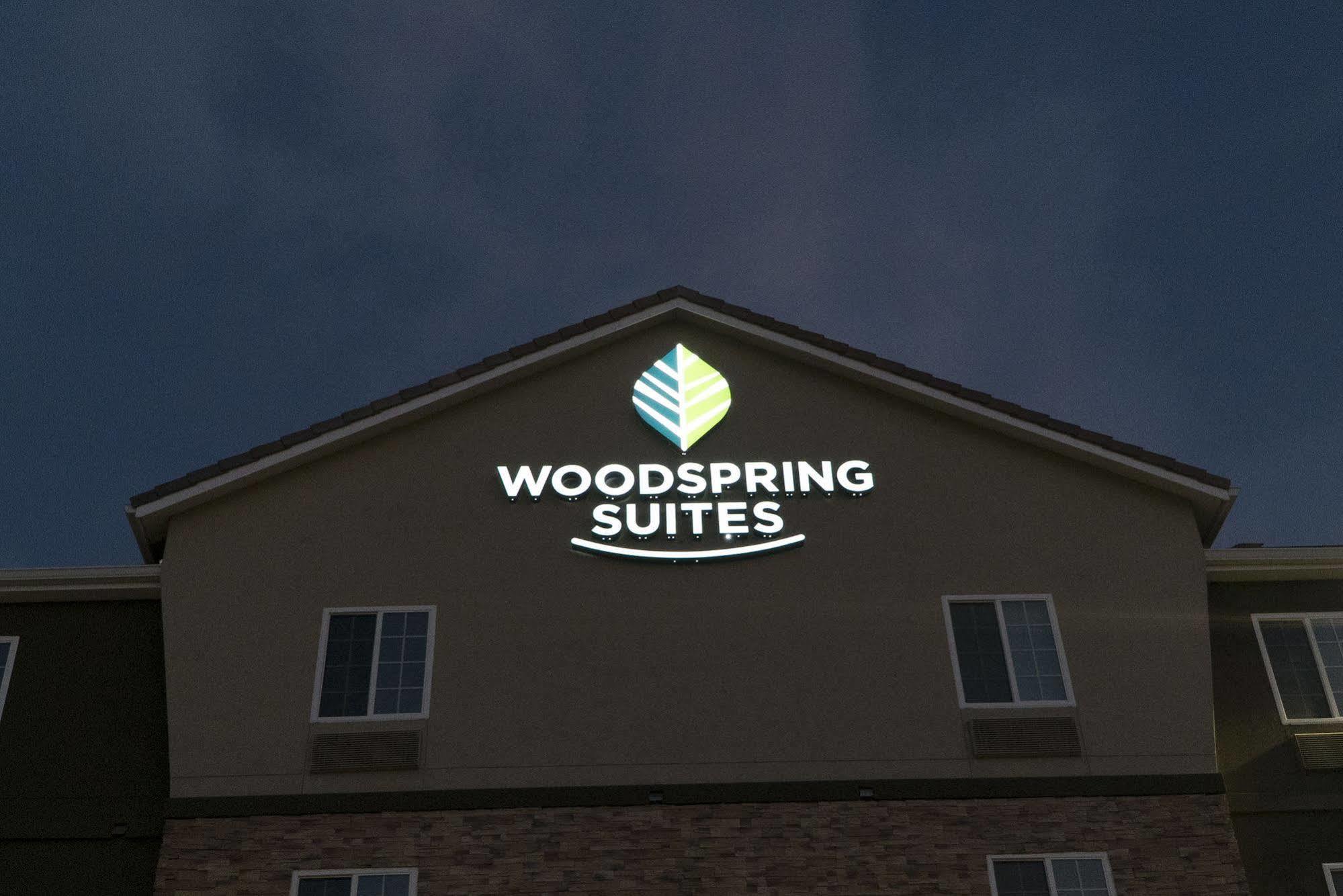 Woodspring Suites Bakersfield East Экстерьер фото