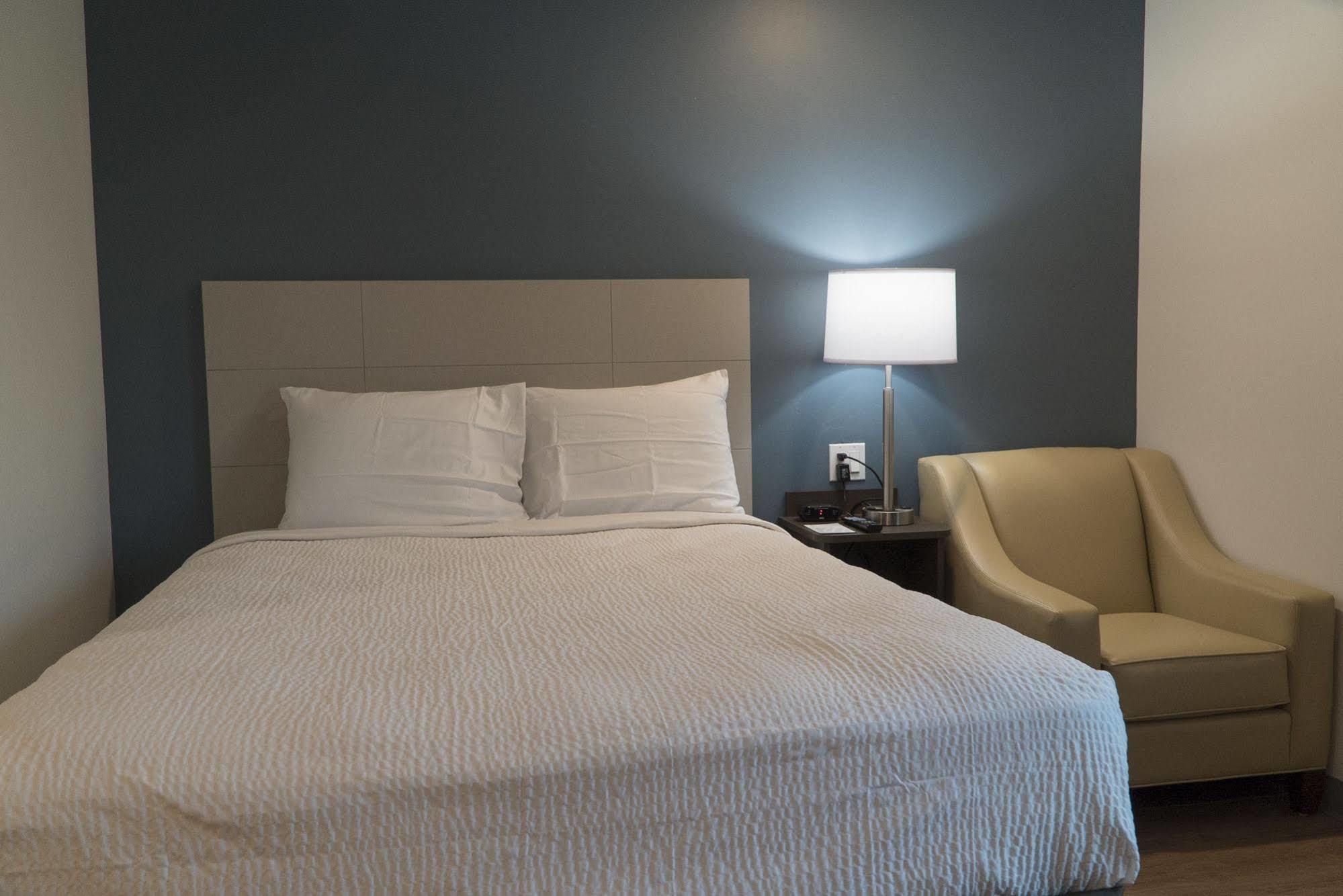 Woodspring Suites Bakersfield East Экстерьер фото
