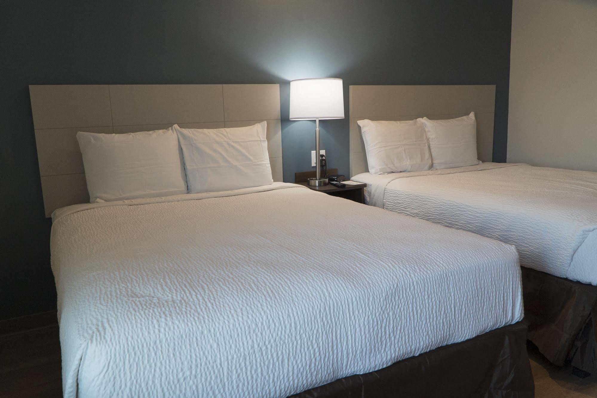 Woodspring Suites Bakersfield East Экстерьер фото